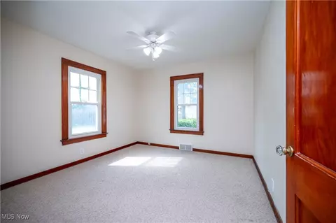 Bedroom - 163 Omar St, Struthers, OH 44471 photo 3 of 4