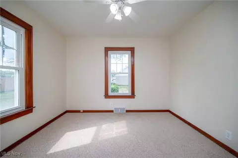 Bedroom - 163 Omar St, Struthers, OH 44471 photo 4 of 4