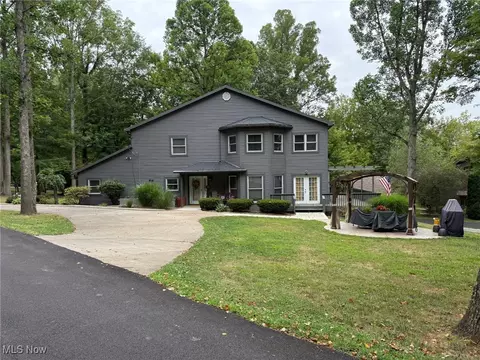 9156 Cherry Ln NE, Mineral City, OH 44656