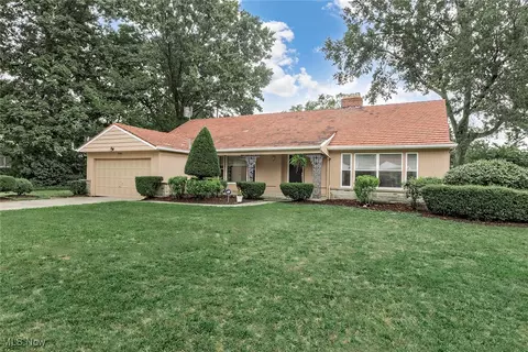 3142 Eastwick Dr, Cleveland Heights, OH 44118