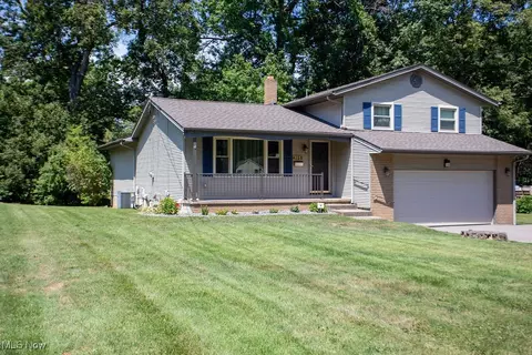 4150 Claridge Dr, Youngstown, OH 44511