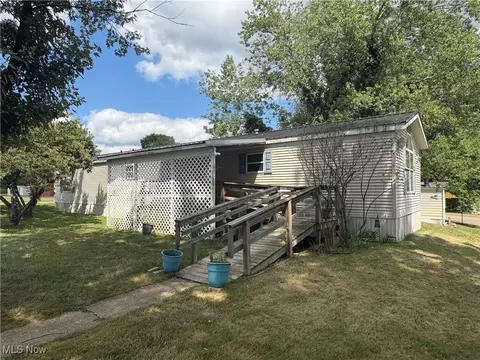 2200 S S Riv, Zanesville, OH 43701