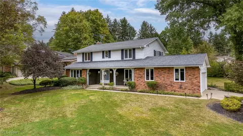 32775 Ledge Hill Dr, Solon, OH 44139
