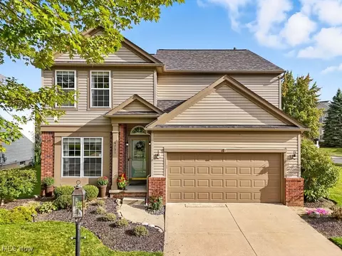 4731 Haughton Ct, Stow, OH 44224