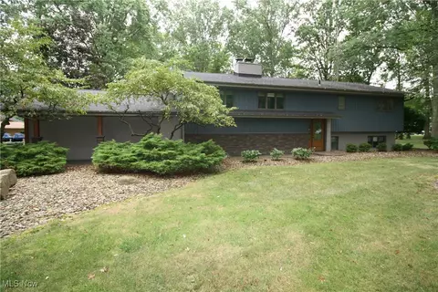 346 Cheviot Pl, Cortland, OH 44410