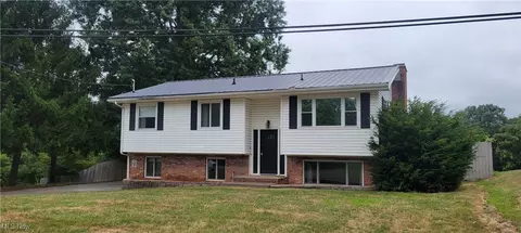 20645 St Rt 676, Marietta, OH 45750