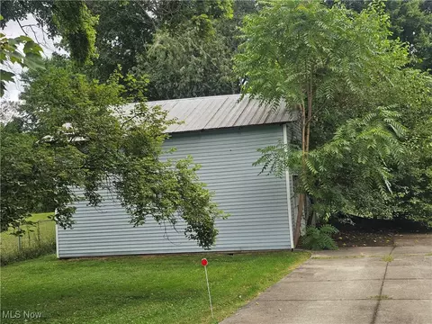 268 E Walnut St, Wadsworth, OH 44281 photo 3