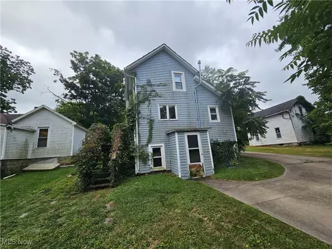 268 E Walnut St, Wadsworth, OH 44281 photo 2
