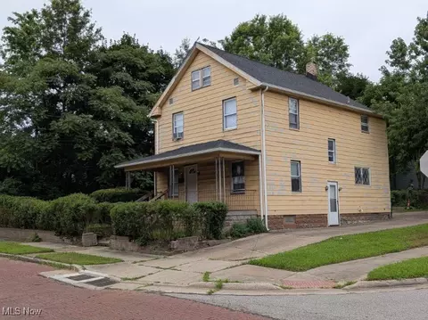 1129 7th Ave, Akron, OH 44306
