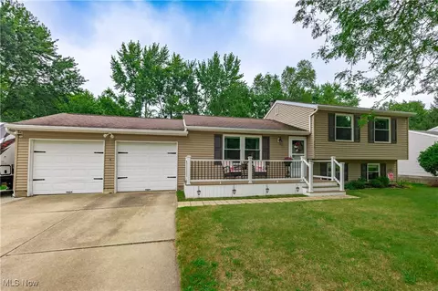 4301 Elmhurst Dr, Stow, OH 44224