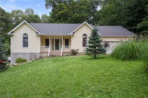 4717 W Britton Rd, Burbank, OH 44214
