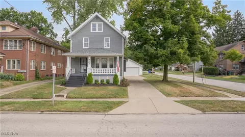 707 Sackett Ave, Cuyahoga Falls, OH 44221