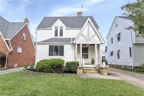 15600 Greenway Rd, Cleveland, OH 44111