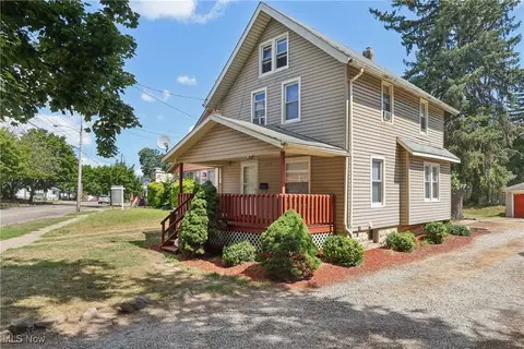 2253 East Ave, Akron, OH 44314
