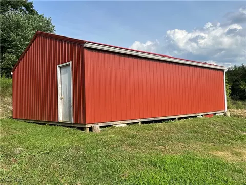 8336 Sprucevale Rd, Rogers, OH 44455 photo 6