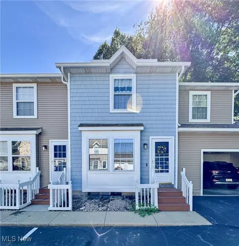 3248 Woodland Trl # D, Cortland, OH 44410