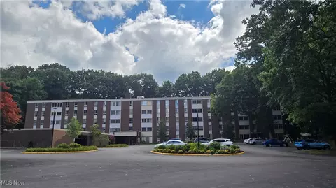 3068 Kent Rd #210C, Stow, OH 44224