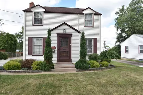 7340 Westview Dr, Youngstown, OH 44512