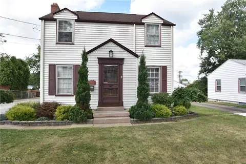 7340 Westview Dr, Youngstown, OH 44512