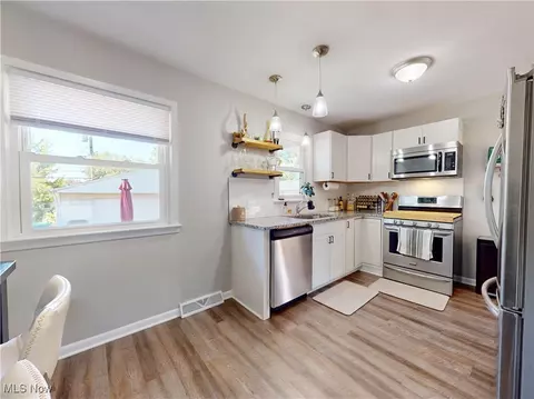 1818 Rush Rd, Wickliffe, OH 44092 photo 10