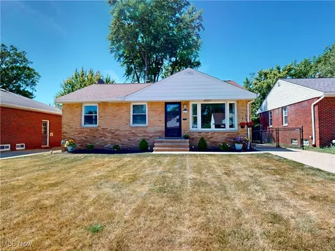 1818 Rush Rd, Wickliffe, OH 44092