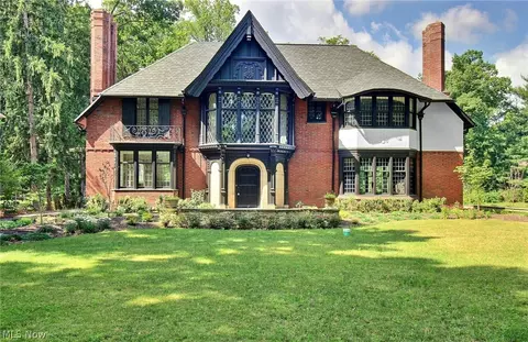 2970 Fairmount Blvd, Cleveland Heights, OH 44118