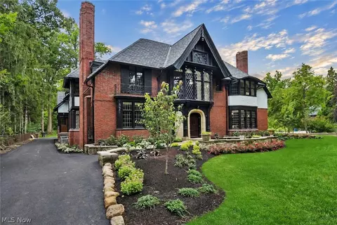 2970 Fairmount Blvd, Cleveland Heights, OH 44118