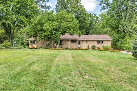 6925 Ravine Dr, Gates Mills, OH 44040