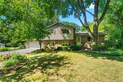6287 Youngstown Hubbard Rd, Hubbard, OH 44425