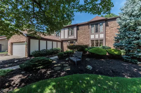 25660 Rustic Ln, Westlake, OH 44145