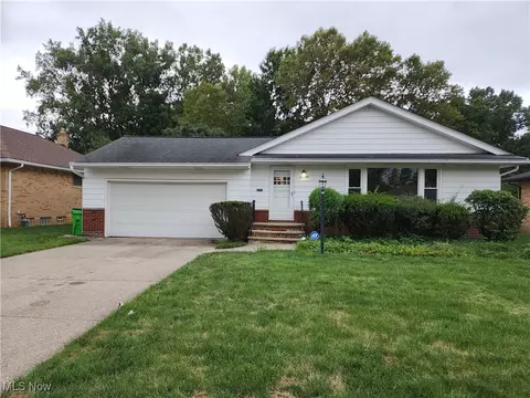 23190 Lawrence Dr, Warrensville Heights, OH 44128