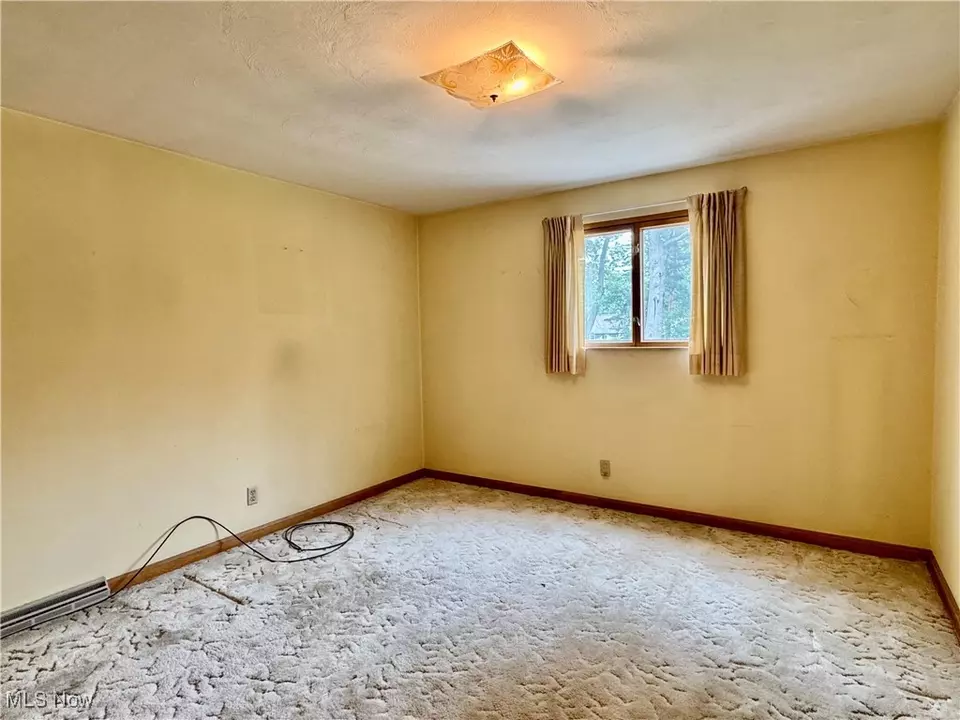 Bedroom - 443 Beech Row Dr, Norton, OH 44203 photo 5 of 5