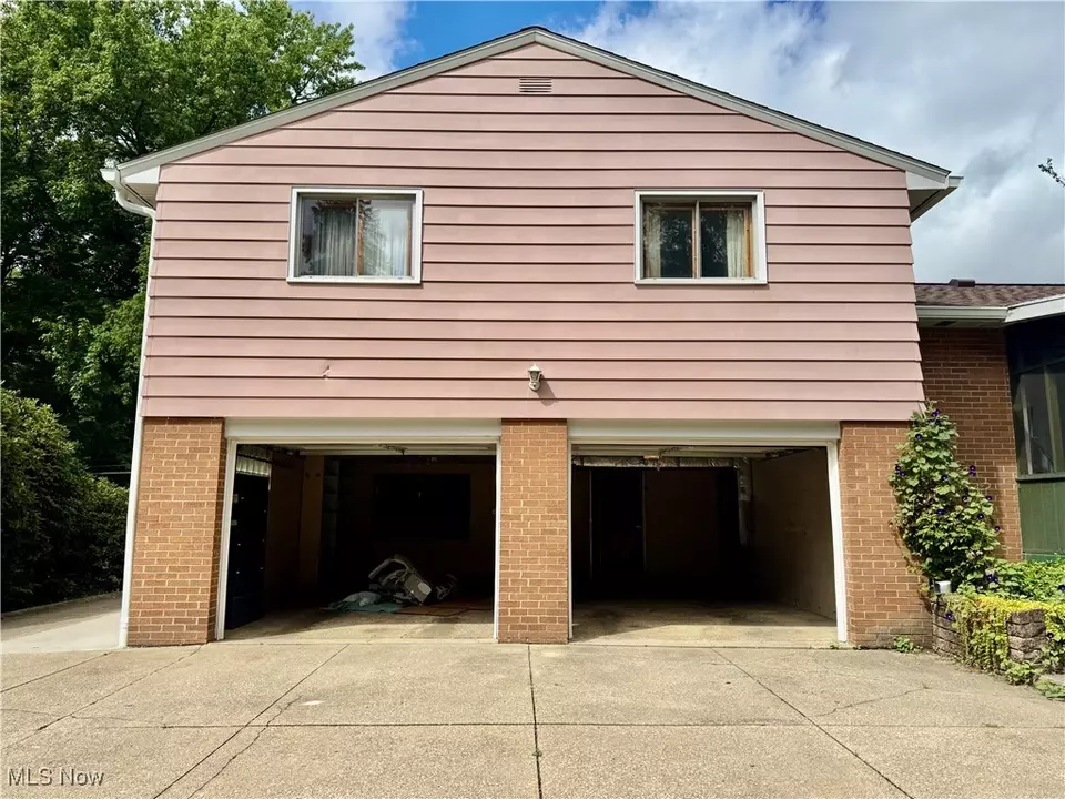 Exterior - 443 Beech Row Dr, Norton, OH 44203 photo 5 of 6