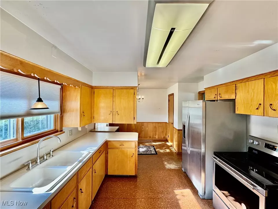 Kitchen - 443 Beech Row Dr, Norton, OH 44203 photo 2 of 2