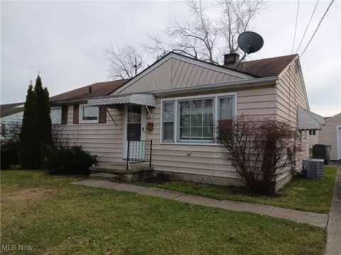 2471 Chaney Cir, Youngstown, OH 44509