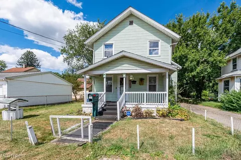2211 17th St NE, Canton, OH 44705