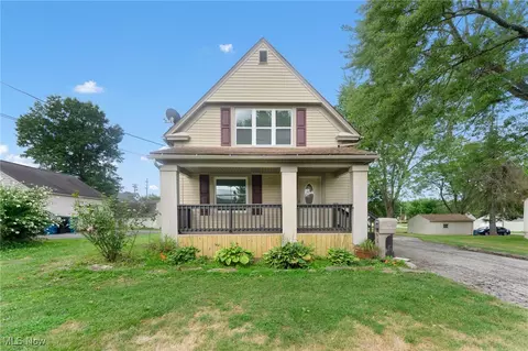 124 Rebecca Ave, Hubbard, OH 44425