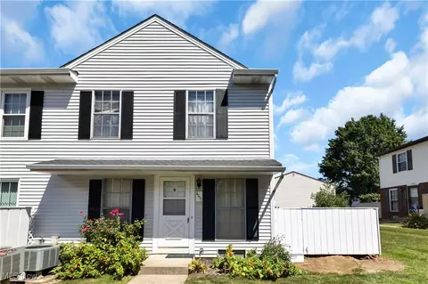 6577 Liberty Bell Dr #20C, Brook Park, OH 44142
