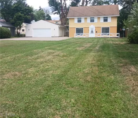 82 Terrace Dr, Youngstown, OH 44512