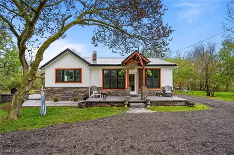 3241 Grill Rd, New Franklin, OH 44216