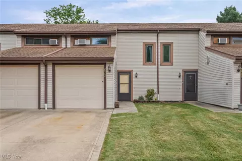 6321 Forest Park Dr, North Ridgeville, OH 44039