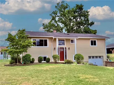 2900 Shellhart Rd, Norton, OH 44203