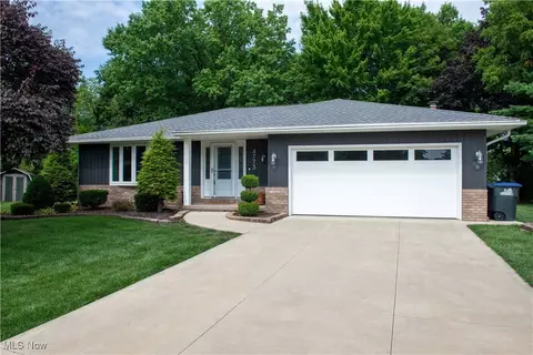 4773 Persimmon Ln, Brunswick, OH 44212