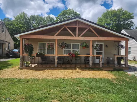 3234 Bell Wick Rd, Hubbard, OH 44425
