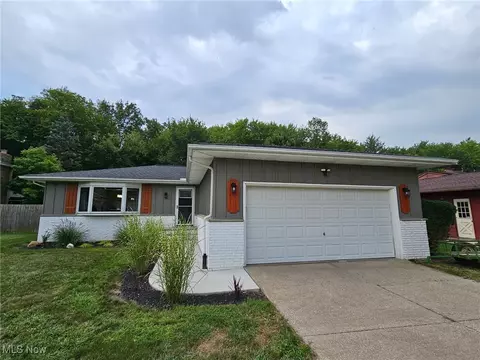 3678 Bramblewood Dr, Brunswick, OH 44212