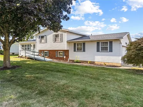 2808 Gettysburg Cir NW, Massillon, OH 44647
