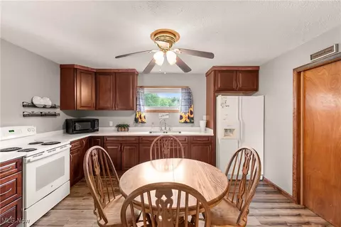 Kitchen - 14808 Wheeler Rd, Lagrange, OH 44050 photo 2 of 3