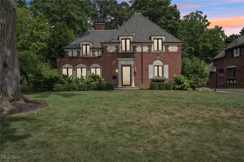 227 Overwood Rd, Akron, OH 44313