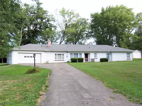 174 Mathews Rd, Boardman, OH 44512