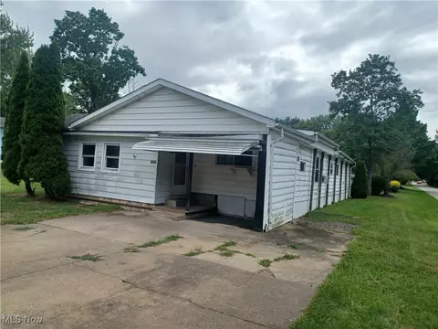 3908 Hightree Ave SE, Howland, OH 44484